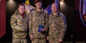 Черкащанин отримав “Золотий хрест” за мужність на фронті