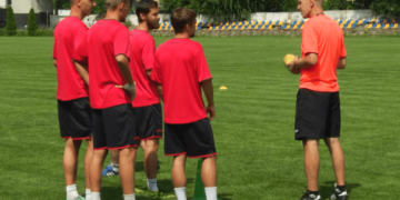 Хлопці до 25 років чкурнули до Європи, – президент клубу Другої ліги розповів про кадрові проблеми