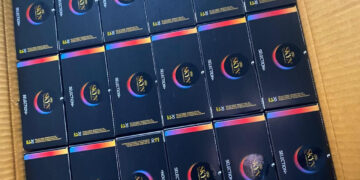 Хотів переслати в Івано-Франківськ: чоловік намагався провезти через кордон велику партію контрацептивів (ФОТО)