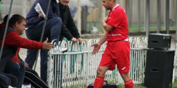 Хтось ховається, когось вже забрали. Президент українсього клубу заявив, що з ним залишилися працювати дві людини