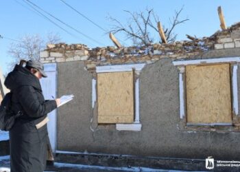 Компенсація за пошкоджене майно: у Миколаєві обстежують будинки після «шахедної» атаки » Миколаївський Оглядач