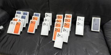 На Львівщині митники вилучили айфони на 2 мільйони гривень