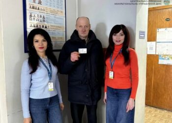 На Уманщині 51-річний чоловік отримав перший паспорт після тривалих років без документів — Новости Черкасс