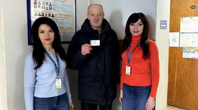 На Уманщині 51-річний чоловік отримав перший паспорт після тривалих років без документів — Новости Черкасс