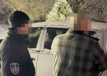 Наказав стати на коліна та побив: на Черкащині офіцер застосував силу до солдата під час шикування
