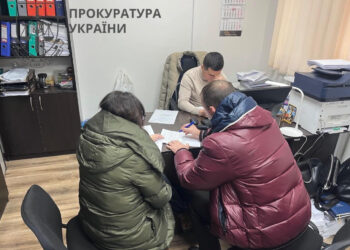 Ошукав батька захисниці «Азовсталі»: справу щодо посадовця поліції з Івано-Франківщини скерували до суду