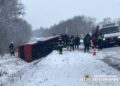 Перекинувся пасажирський мікроавтобус під кермуванням славутчанина —Хмельнитчина