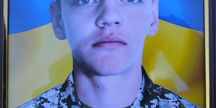 Повернувся в Україну з США: у Здовбицькій громаді розповіли більше про 20-річного захисника Юрія Свиридюка, який загинув на війні