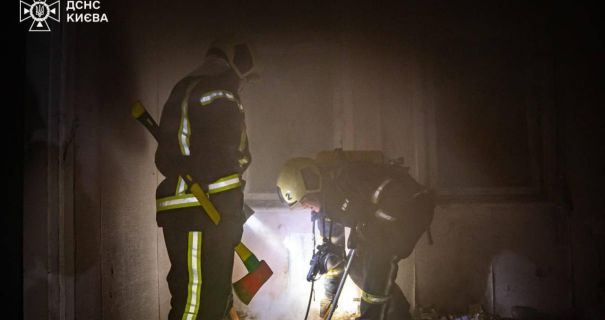 Пожежа в готелі “Дніпро” на столичному Хрещатику: рятувальники ліквідовують вогонь