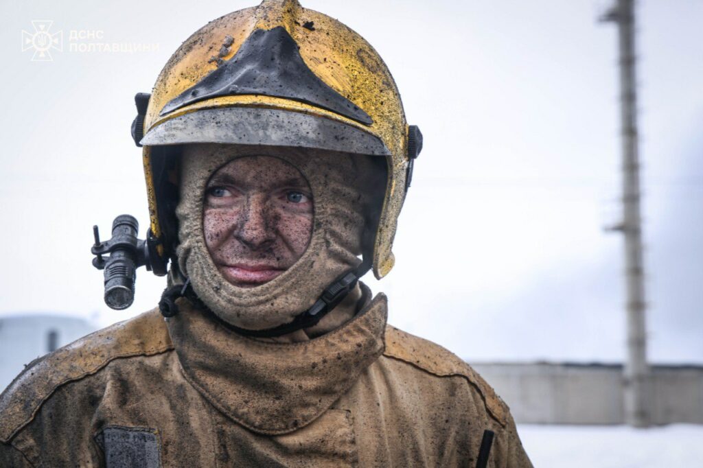 пожежу. Вогнеборці ліквідували пожежу після атаки дронів Фото ДСНС