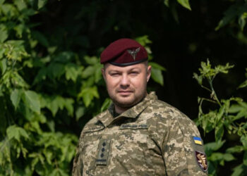 Президент присвоїв звання генерал-майора командувачу Десантно-штурмових військ Олегу Апостолу з Івано-Франківська