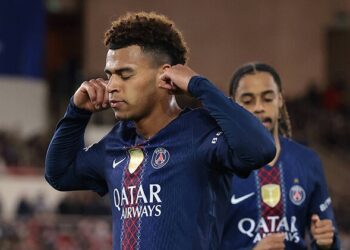 «ПСЖ» с камбэком забрал победу у «Монако» в первом матче плей-офф Лиги чемпионов