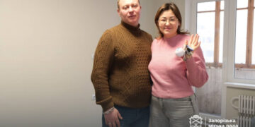 Родина Бєлякових із Донецька отримала квартиру в Запоріжжі – сім’я переселенців прожила 9 років у модульному містечку | Новости Запорожья