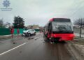 У Черкасах водійка Hyundai виїхала на зустрічну та врізалася в маршрутку — Новости Черкасс