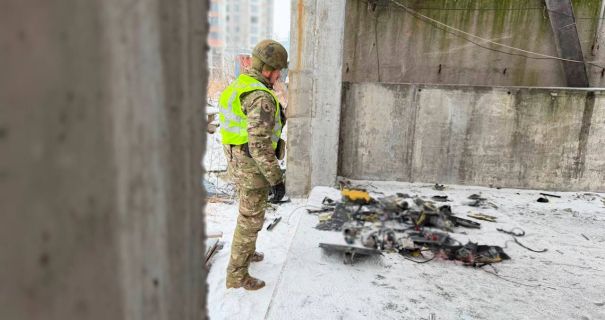 У Києві поліція вилучила нездетоновану частину дрона “Герань-2” у Дарницькому районі