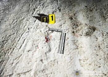 У Костополі військовослужбовець на авто збив жінку та втік: вона в комі