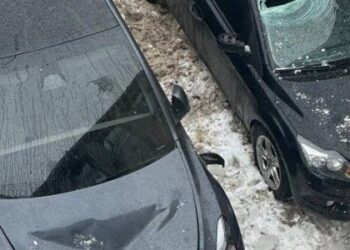 У Львові бурульки пошкодили припарквоні автівки: як відшкодувати збитки