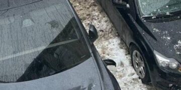 У Львові бурульки пошкодили припарквоні автівки: як відшкодувати збитки