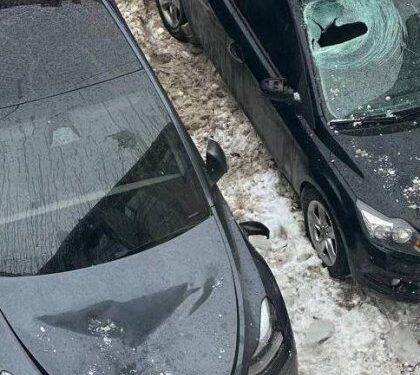 У Львові бурульки пошкодили припарквоні автівки: як відшкодувати збитки