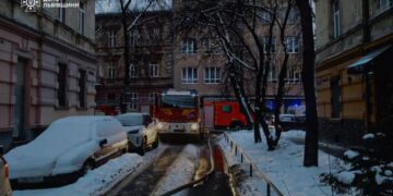 У Львові сталася пожежа у багатоквартирному будинку: загинув чоловік