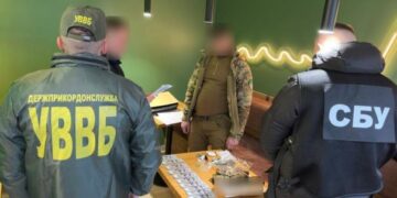 У Львові затримали військового, який за $1000 обіцяв “службу в тилу”