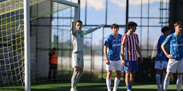 Вячеслав Суркіс першим в Україні провів 100 матчів на клубному офіційному рівні U-19