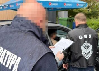 $15 тисяч за “закриті очі”: до суду передали справу ексінспектора Львівської митниці
