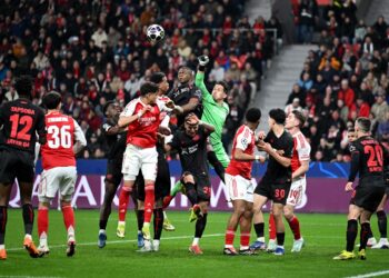 «Арсенал» на последних минутах спасся от поражения «Байеру 04» в первом матче 1/8 финала ЛЧ