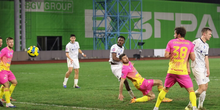 Футболіст «Полтави» підняв планку топ-досягнення сезону за кількістю єдиноборств у захисті