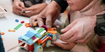 «Коли я приходжу в цей центр, відчуваю спокій»:  як соціальний супровід допомагає дітям з Миколаєва долати травми війни » Миколаївський Оглядач