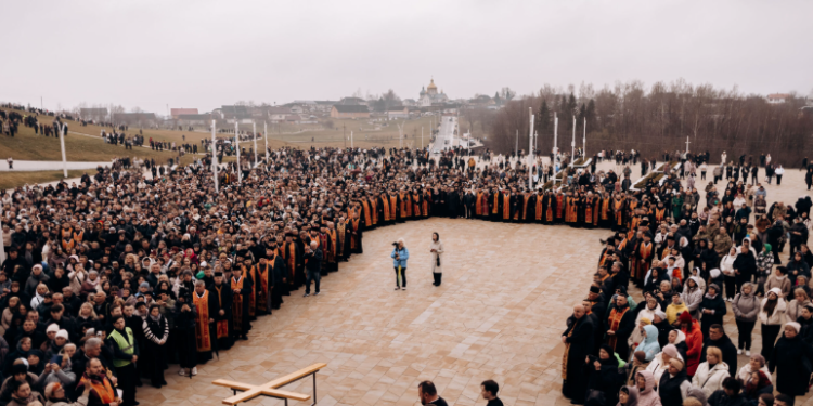 «Любов, випробувана вогнем і хрестом, сильніша за смерть»: у Старуні відбулася Архієпархіальна Хресна дорога