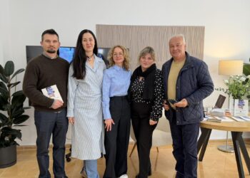 Мати полеглого на війні рівнянина Дмитра Паскара презентувала в Іспанії свою поетичну збірку про сина