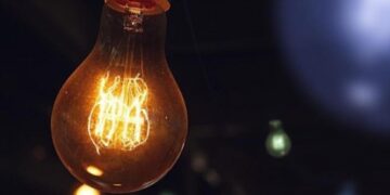 На Черкащині енергетики знову внесли зміни у графік відключення світла