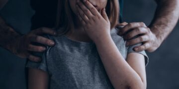 На Черкащині опікуна підозрюють у розпусних діях щодо малолітньої