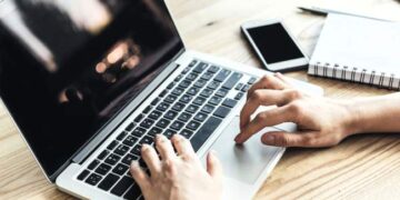 На Одещині виявили корупцію на закупівлі ноутбуків :: Інтент :: Суспільно-політичне видання:: Регіональна мережа якісної журналістики