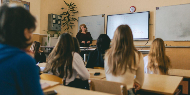 Профільна освіта на Полтавщині: які заклади будуть пілотними