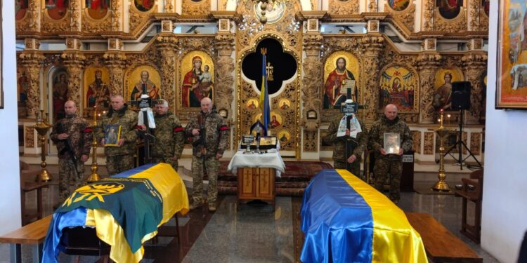 Прощання у Полтаві: двоє воїнів повернулись на щиті