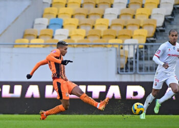 «Шахтар» завдяки голу Валерія Бондаря здобув перемогу над «Вересом» і очолив таблицю