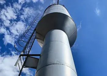 У Каневі демонтують недіючу водонапірну вежу