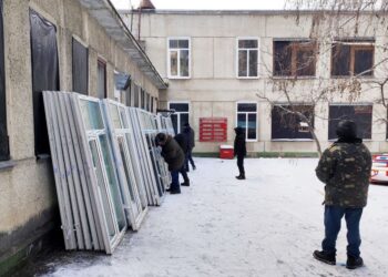 У Каневі продовжують встановлювати вікна у закладах соціальної сфери — Новости Черкасс