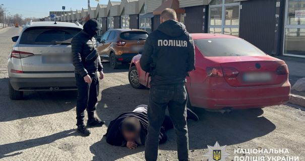 У Києві ділок “продав” військовому втечу за кордон