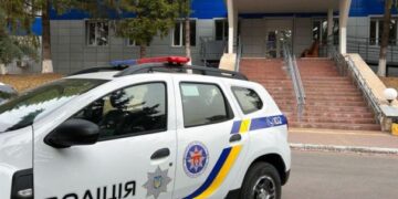 У Києві працівники мийки вкрали в жінки всі гроші, які вона спустила в укриття