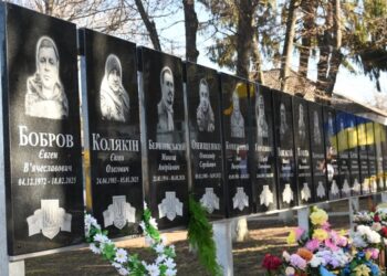 У Лебедині відкрили меморіальні дошки загиблим захисникам