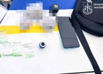 У Рівному житель Житомирщини торгував наркотиками: його судять