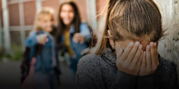 У Запоріжжі дві неповнолітні дівчини побили 13-річну ровесницю та виклали відео в Телеграм – ведеться слідство | Новости Запорожья