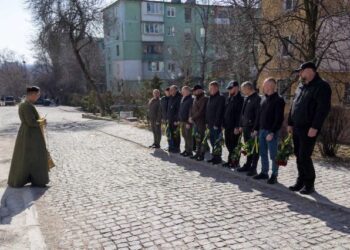 У Запоріжжі вшанували Героя України Дмитра Апухтіна, який загинув під час оборони Маріуполя | Новости Запорожья