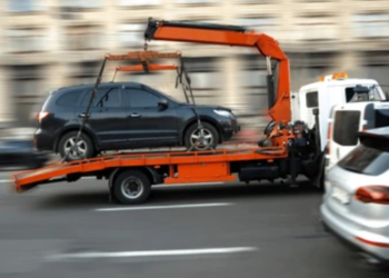 В Івано-Франківську із вулиць міста вилучили близько 20 покинутих автівок