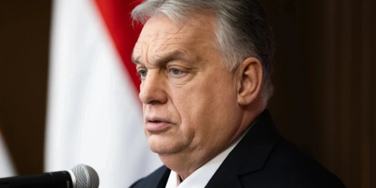 Вибори в Угорщині: опозиція лідирує, але партія Орбана посилила свої позиції