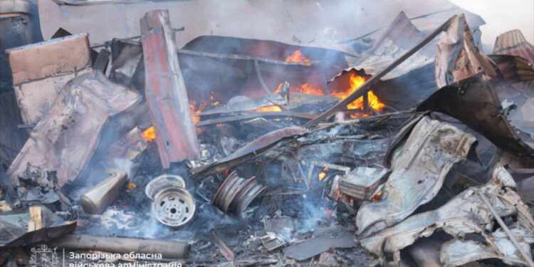 Ворог серед білого дня атакував Запоріжжя та область – є поранені та загиблі, фото, відео | Новости Запорожья