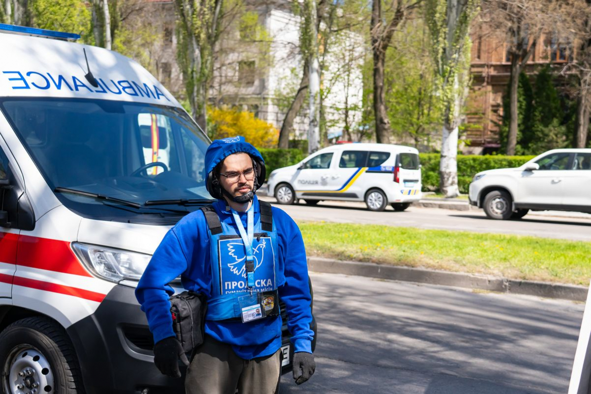 "Мурахи по шкірі, на очах сльози": що розповідають свідки ворожих обстрілів Запоріжжя 17 квітня (відео)